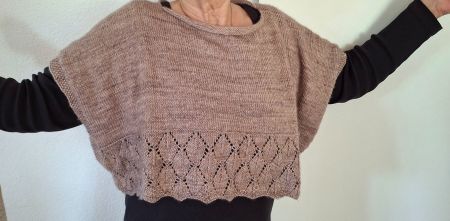Kleiner Poncho handgestrickt, 100% Merino   NEU