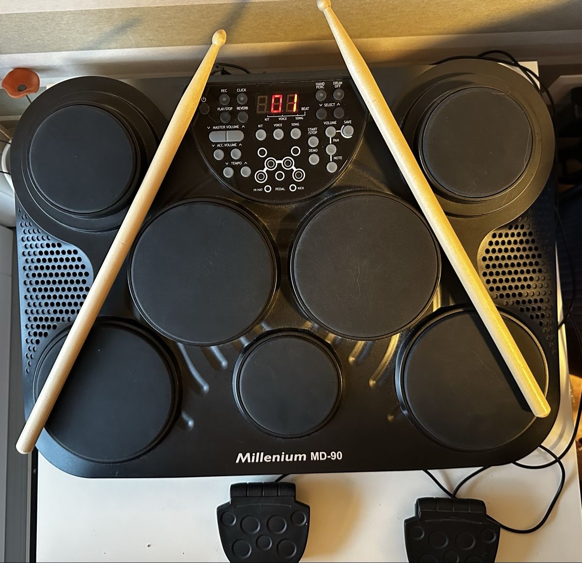 Thomann Strumenti musicali: Millenium MD-90 Mobile Drum Pad Set in Original Box – Nuovo (secondo la descrizione) da Pully venduto da farzin 1