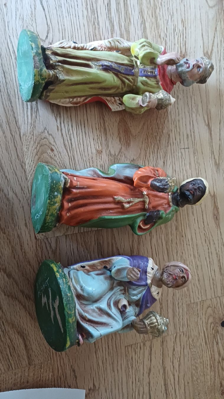 Statuette: 3 Antike Krippenfiguren  – Usato da Flawil venduto da Naphtali 8