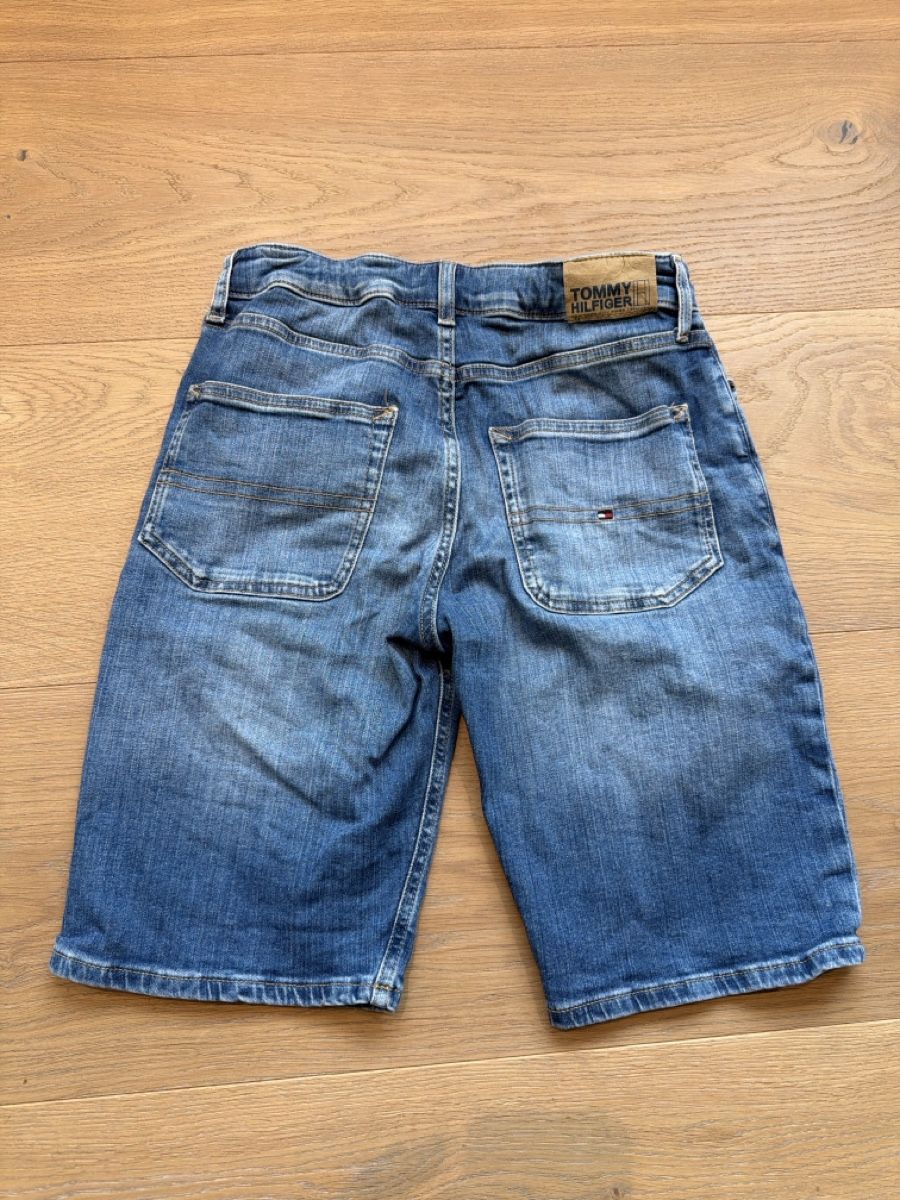 Tommy Hilfiger Pantaloni: Hilfiger Jeans Shorts – Usato da Zug venduto da anita75 2