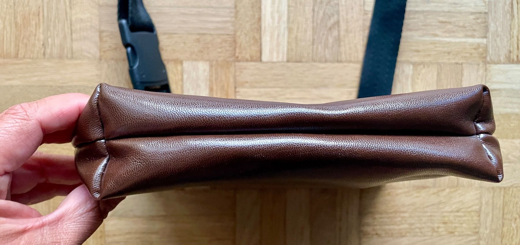 Navyboot Sacs: Umhängetasche Navyboot, braun – D'occasion à Gümligen par soleil149 2