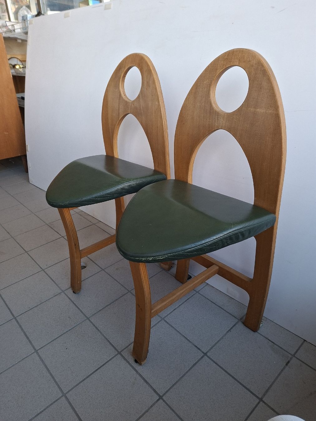 Chaises: 2 Schöpf Stühle – D'occasion à Erlach par silvia3235