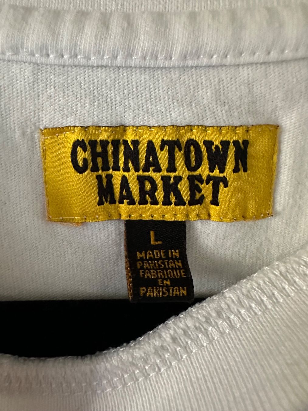 T-shirt: Chinatown Market T-Shirt – Usato da Worb venduto da le_castor 2
