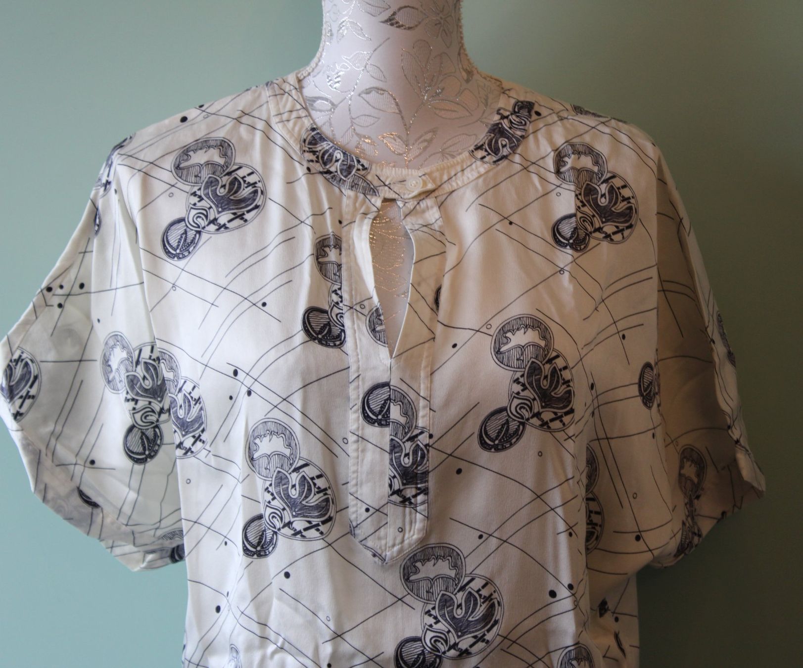 Escada Blusen: Seidenbluse von *ESCADA* – Gebraucht aus Schaan von antikes_und_kurioses 1
