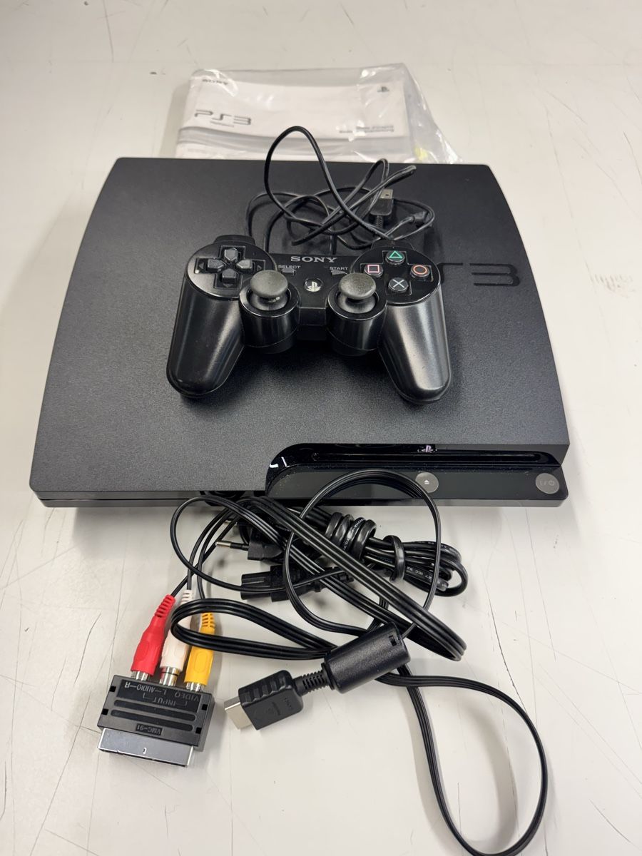 Sony Console: Sony PlayStation 3 160GB mit Controller und Kabeln – Usato da Rothenthurm venduto da YT- 2