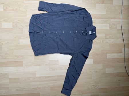 Stylish Men's Long Sleeve Shirt - Size L - Great Deal!