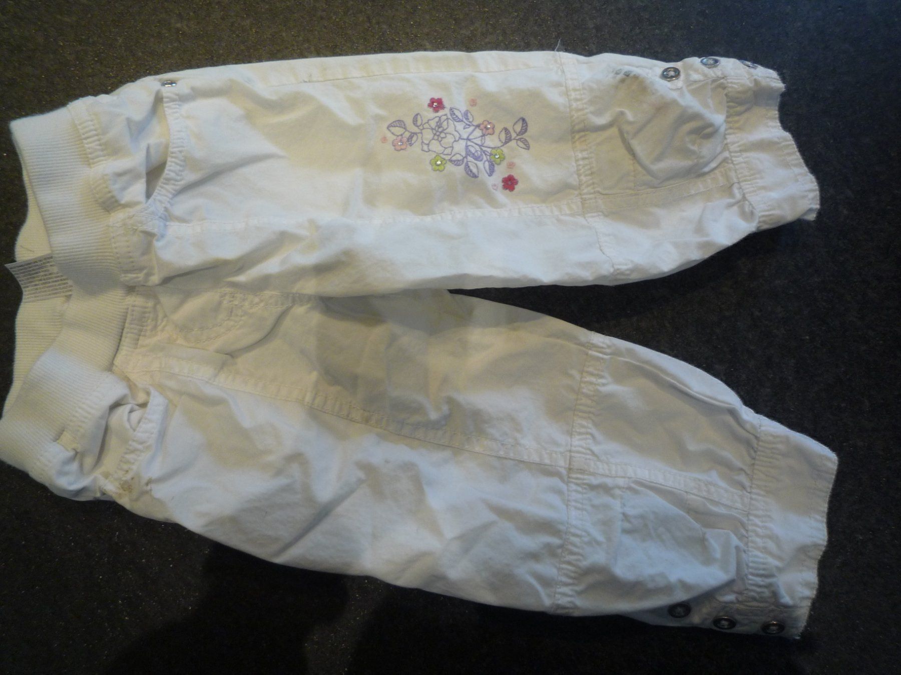Pantaloni: LÄSSIGE SOMMERHOSE GR.110 – Usato da Andwil SG venduto da schmei