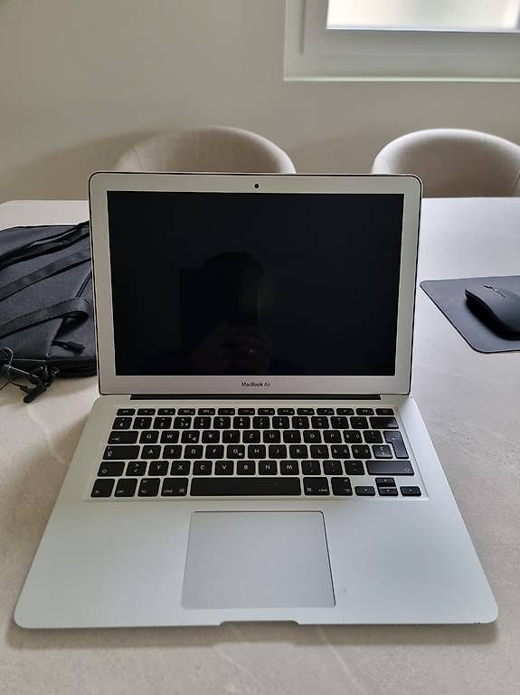 Apple Notebook: Apple MacBook Air 13" mit Tasche & Maus – Usato da Vaduz venduto da Safak_Yz 1