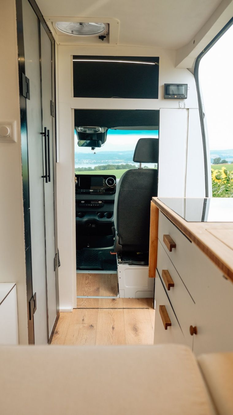 Mercedes-Benz Camping Fahrzeuge: Luxus Camper Neuer Sprinter W907: Autark Campen, Remote Work – Gebraucht aus Bern von wizotime 7