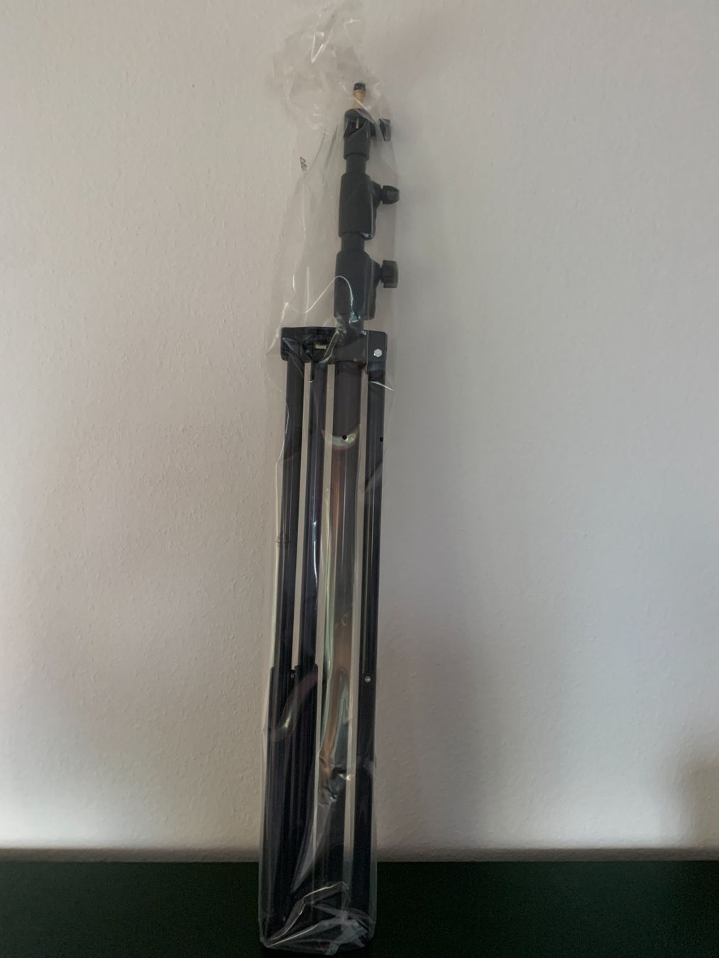 Manfrotto Treppiedi & Teste: 3x Manfrotto 1005BAC Lichtstative, 273cm, Einmal Benutzt – Usato da Zürich venduto da lor_s6l8 1