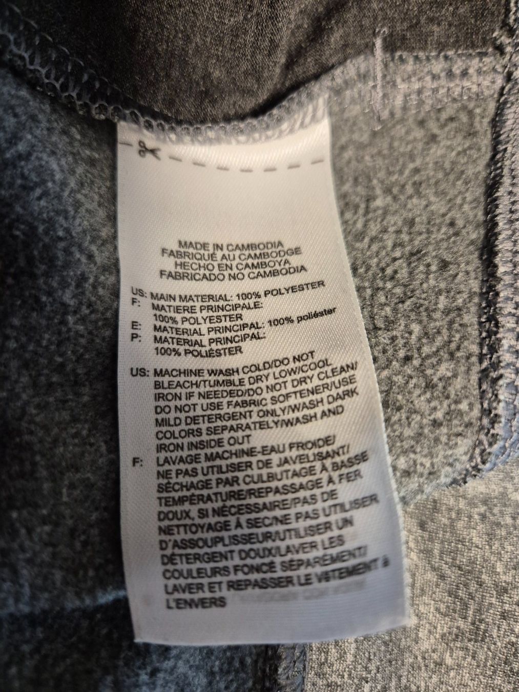 Reebok Maglioni & Felpe: REEBOK pullover grau Grösse L – Usato da Niederweningen venduto da Obson 8