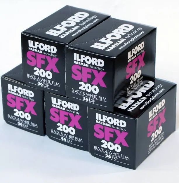 Ilford Pellicole: Ilford SFX 200 135-36 5-pack – Nuovo e nell'imballaggio originale da La Neuveville venduto da Oxalis-Studios