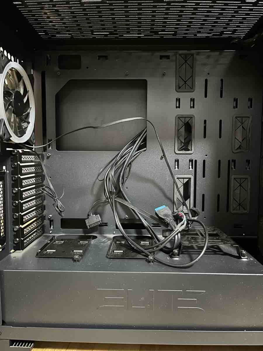 Sharkoon Custodie: Sharkoon Elite Gaming-PC Gehäuse schwarz – Usato da St. Gallen venduto da raeonsky 2