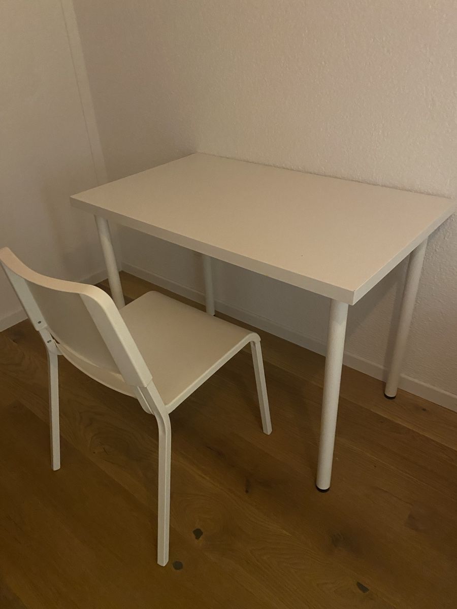 Set di tavolo e panche: Weisser Tisch und Stuhl Set – Usato da Zürich venduto da Sagres_999