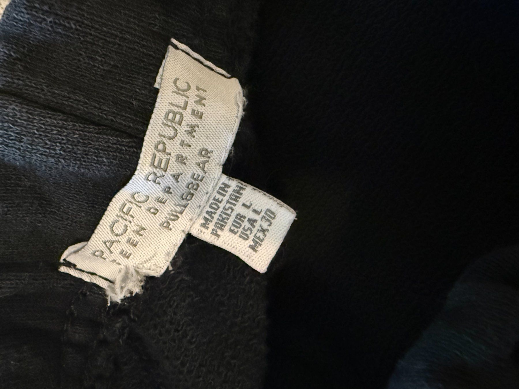 Pull&Bear Pantaloni: schwarze Shorts von Pull&Bear Grösse L – Usato da Basel venduto da zukk_ 2