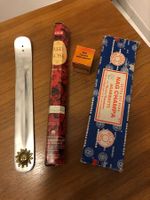 Räucherstäbchen-Set mit edlem Halter und Body-Puder