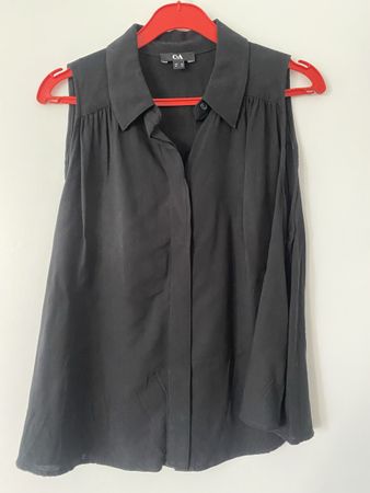 Chemise noire sans manches, 36