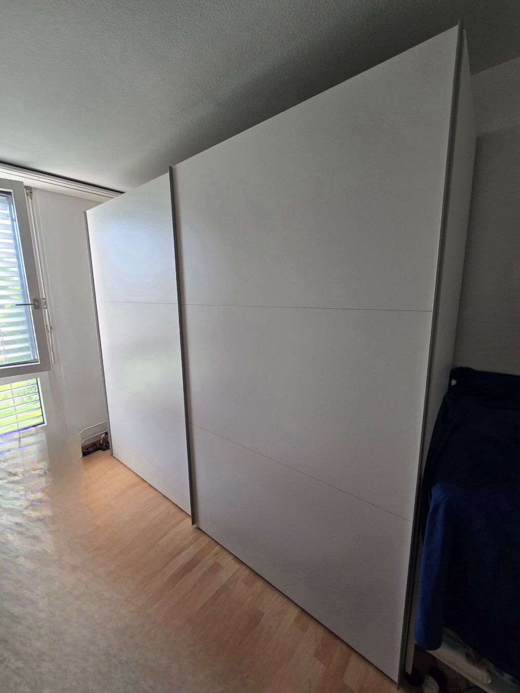 Guardaroba: Grosser weisser Kleiderschrank – Usato da Ebmatingen venduto da gab_cbw9