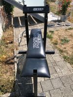 Hantelbank mit Gewichten und Zubehör, gebraucht