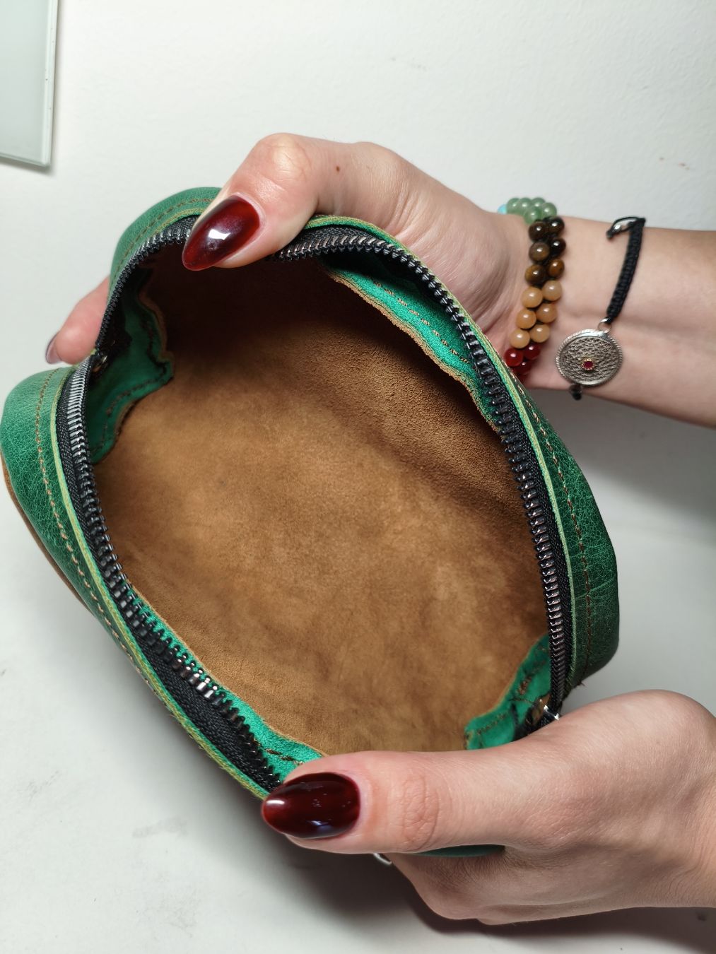Altro in Scrittura & Disegno: Handgefertigte Ledertasche, einzigartig, Top Zustand! – Nuovo e nell'imballaggio originale da Effretikon venduto da Furky 1