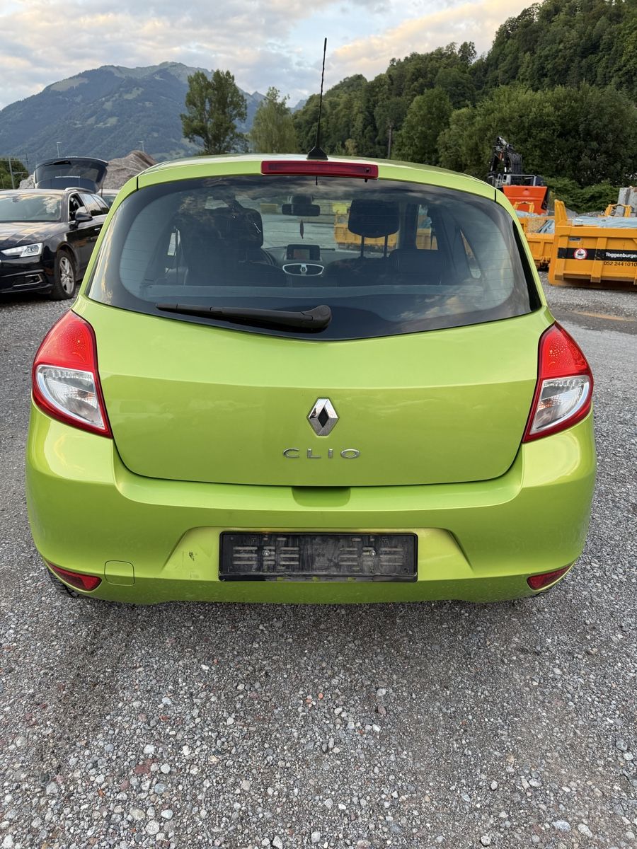 Renault Autos: Renault Clio 1.6 Benzin Mit Rest MFK 12.2026 – Gebraucht aus Mollis von BSL10 1