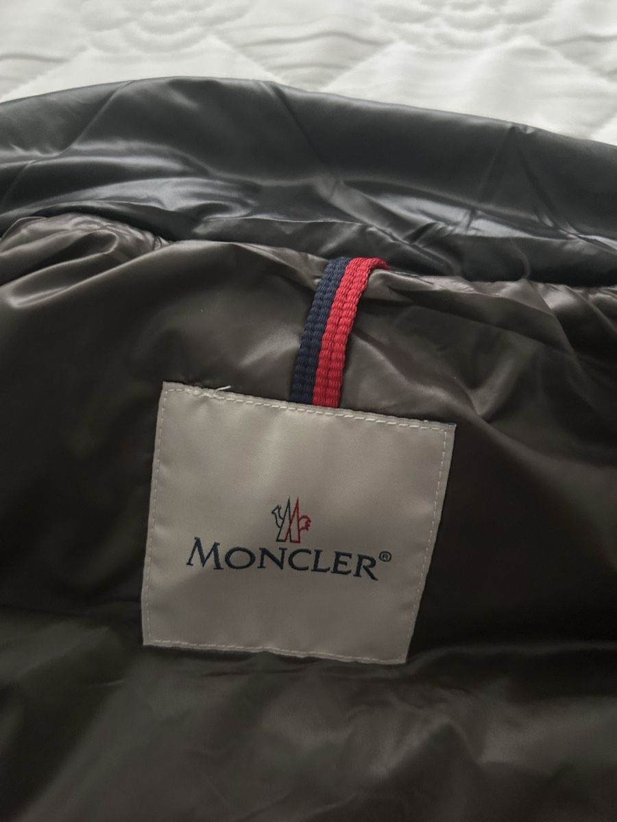 Moncler Gilets & Westen: Moncler – Neu (gemäss Beschreibung) aus Winterthur von yan_yfz7 2