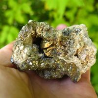 Stufe aus Pyrit Calcit Kupferkies und Siderit von Rumänien