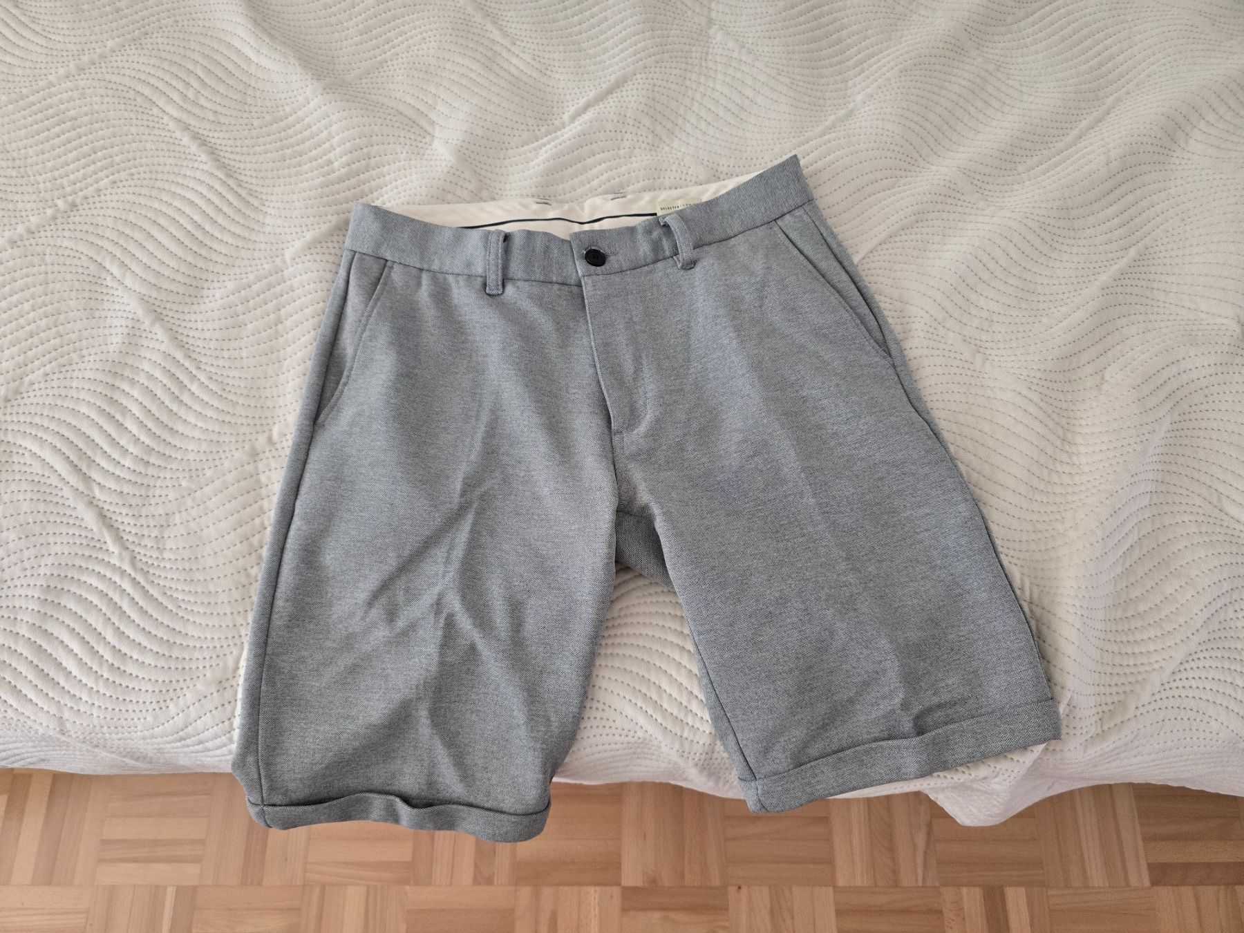 Selected Pantaloni: Selected Home Shorts – Usato da Zug venduto da fil_79y6