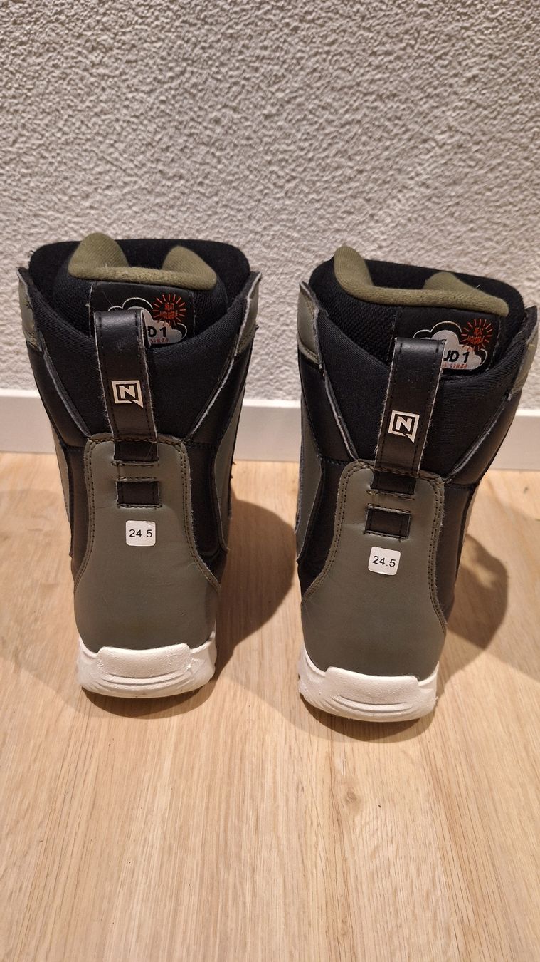 Snowboard Nitro Scarpe per ragazzi: Snowboardschuhe – Usato da Hasle LU venduto da Corsi12 1