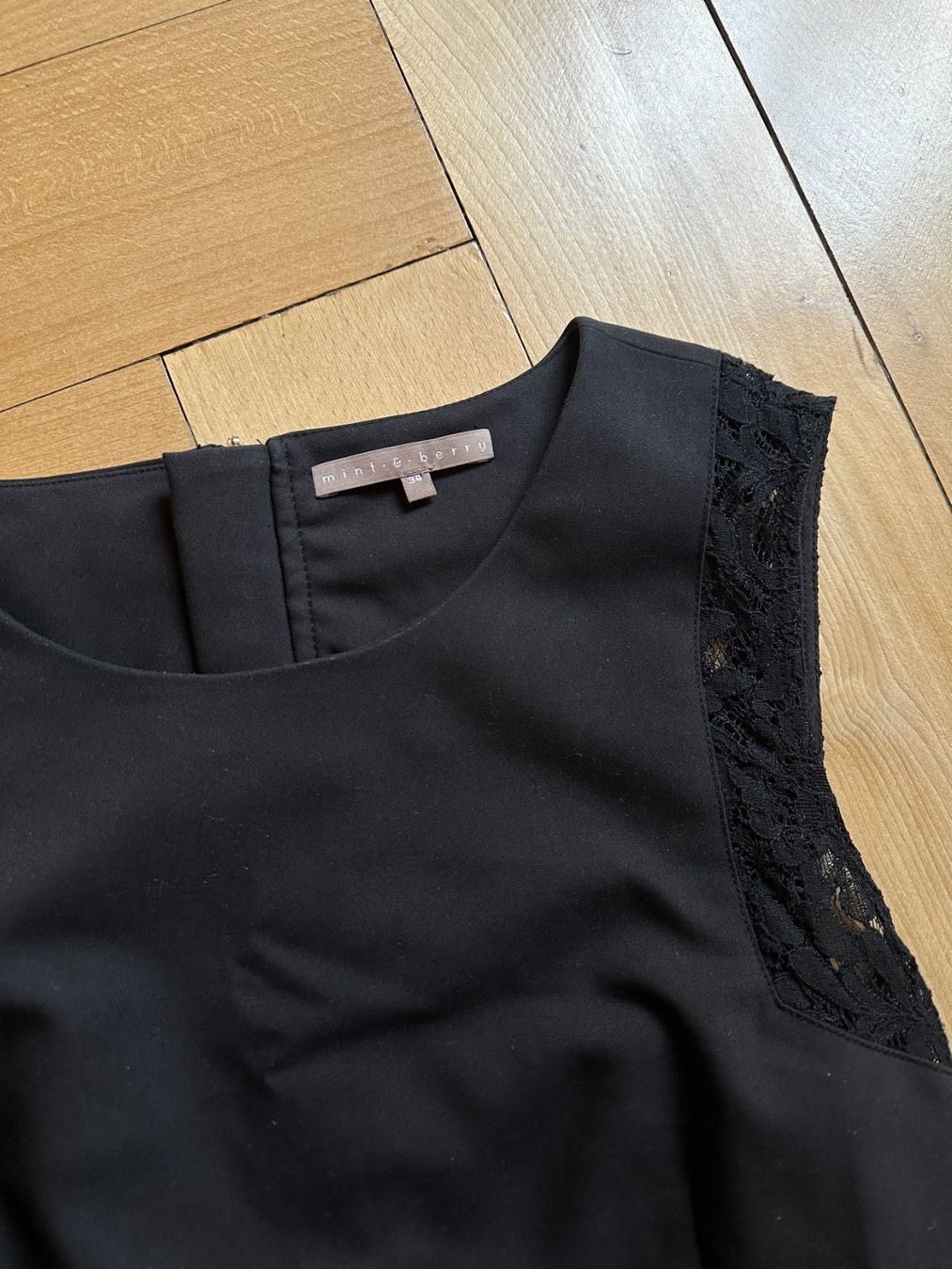 Mint & Berry Vestiti: MINT & BERRY - Etuikleid schwarz 34 – Usato da Zürich venduto da Diazaio 3