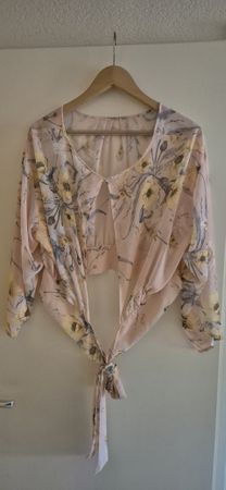 H&M Bluse, Grösse 42, Sommerbluse, leicht und luftig.