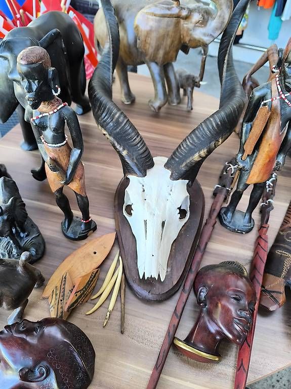 Sculture & Statue: Afrikanische Figuren  – Usato da Walliswil-Nbipp venduto da australien2007