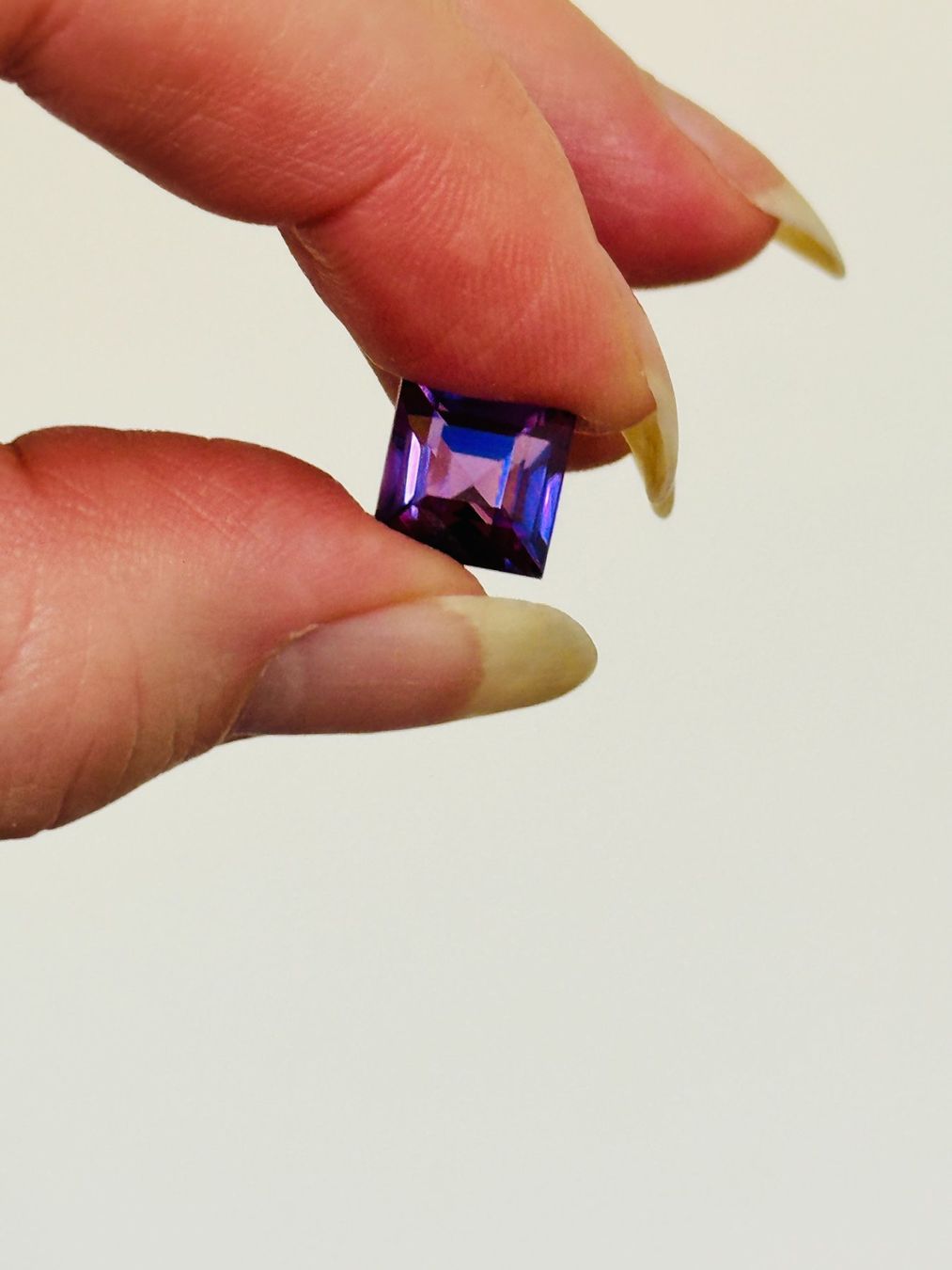 Pietre preziose: Certified 7.05 Ct – Nuovo e nell'imballaggio originale da Genève venduto da AGBERG 7