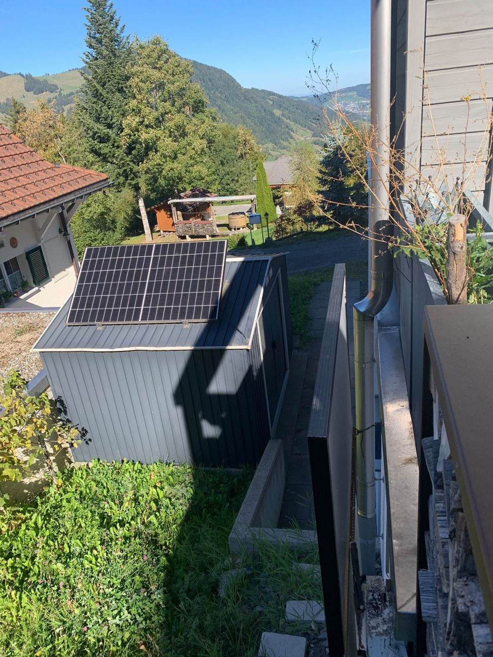 Dispositivi a energia solare: Terrassen-Solaranlage Plug & Play – Usato da Hüttikon venduto da abarb 1