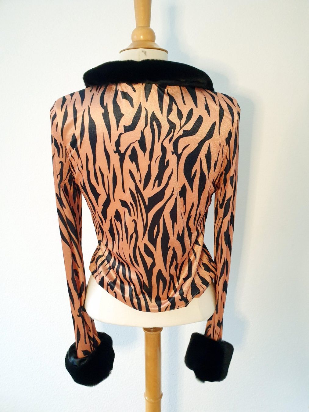 Chemisiers: BLUSE JACKE SAMT ANIMAL PRINT S 36 TOP ZU BLUSE PULLOVER – Neuf (Voir description) à Elsau par the-colorful-side 5