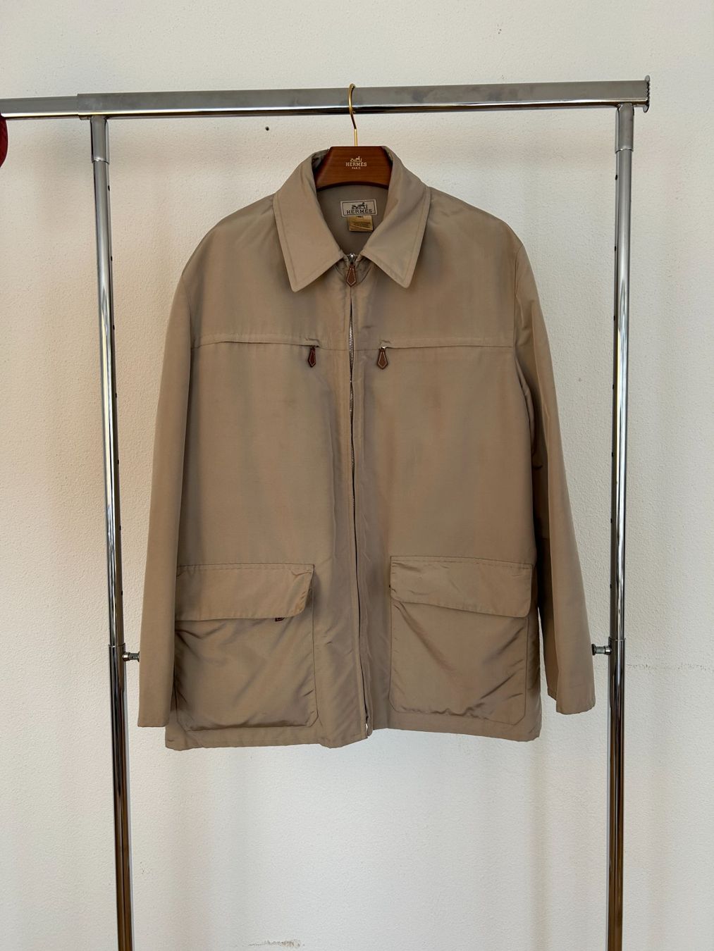 Hermès Manteaux: Hermès Beige Nylon Parka Jacket – D'occasion à Bern par kurtikobolt74
