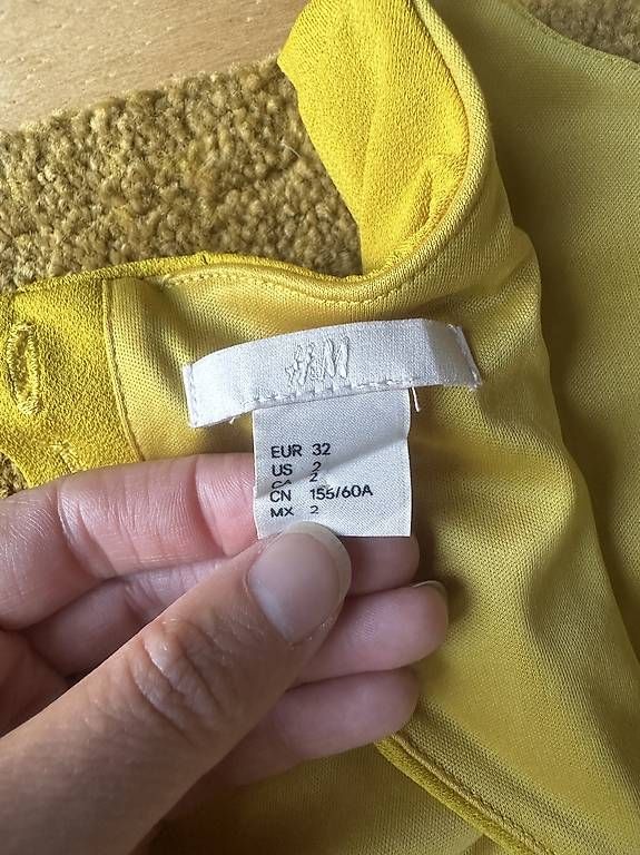 H&M Tute: Jumpsuit senfgelb XS – Usato da Buchrain venduto da pat4s 2
