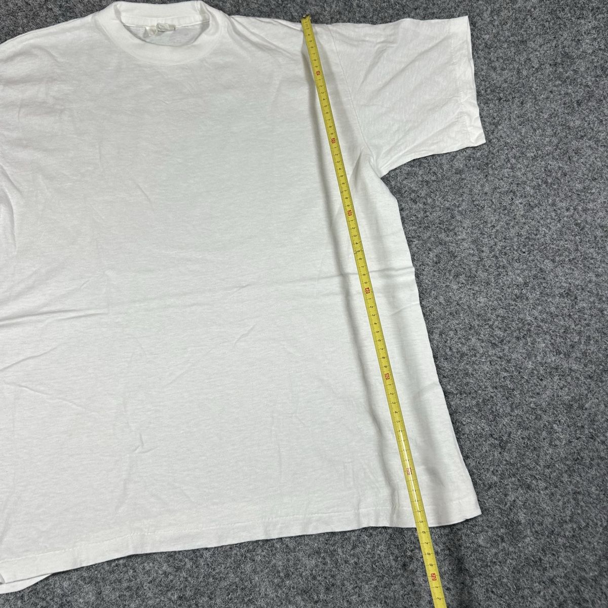 T-shirt: 1980 white shirt  – Usato da La Sagne NE venduto da Matlasape 2