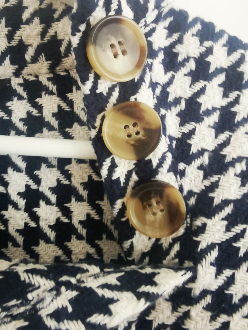 Pulls & Sweat-shirts: Zara Pullover Hahnentrittmuster Grösse S – D'occasion à Niedergösgen par lil_s6k8 3