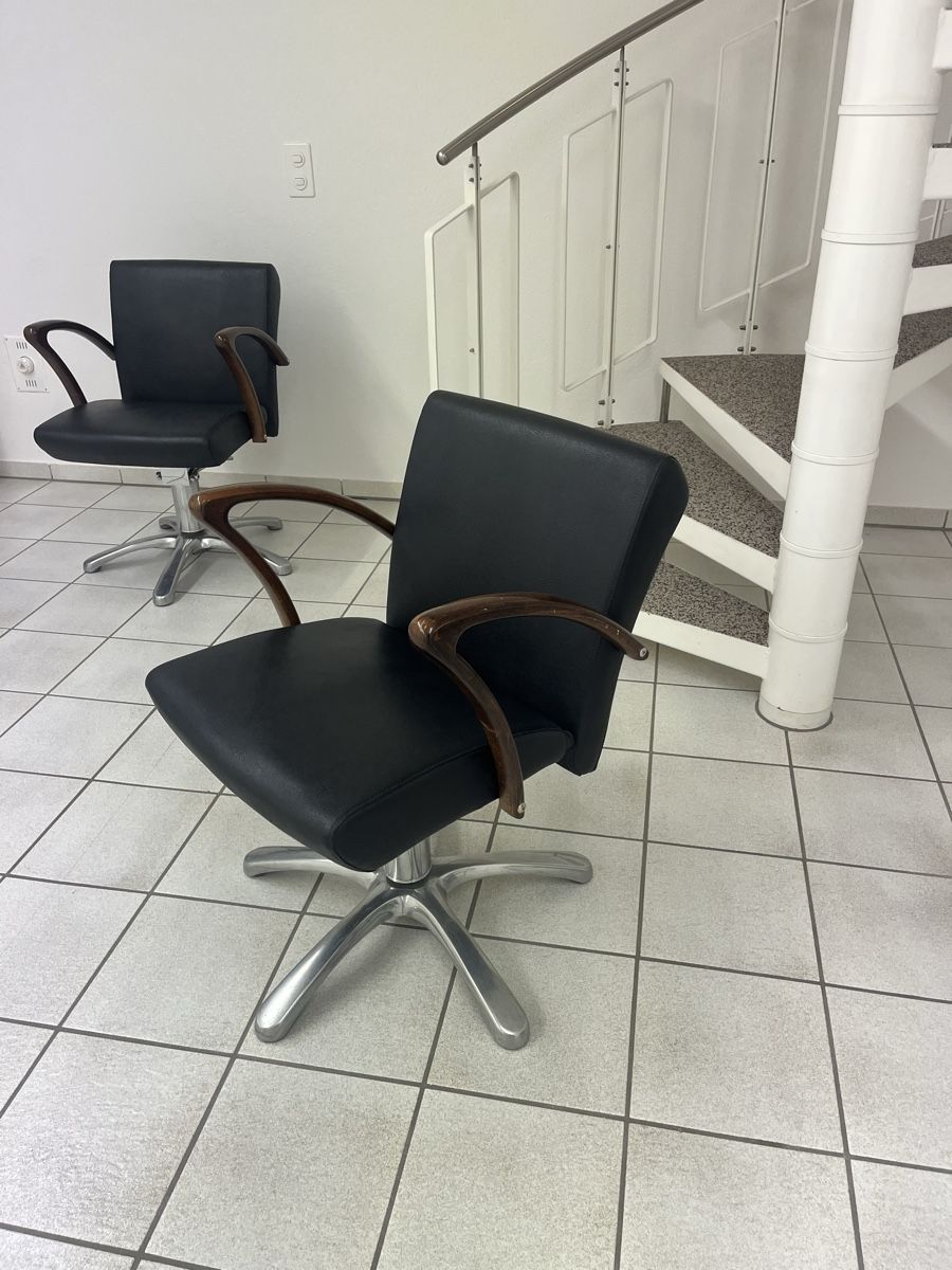 Sedie: Coiffeurstuhl mit Pumpe / Friseur Stuhl – Usato da Bösingen venduto da riedom01 3