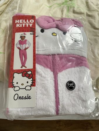 Déguisement/ pyjama hello Kitty taille 122-128