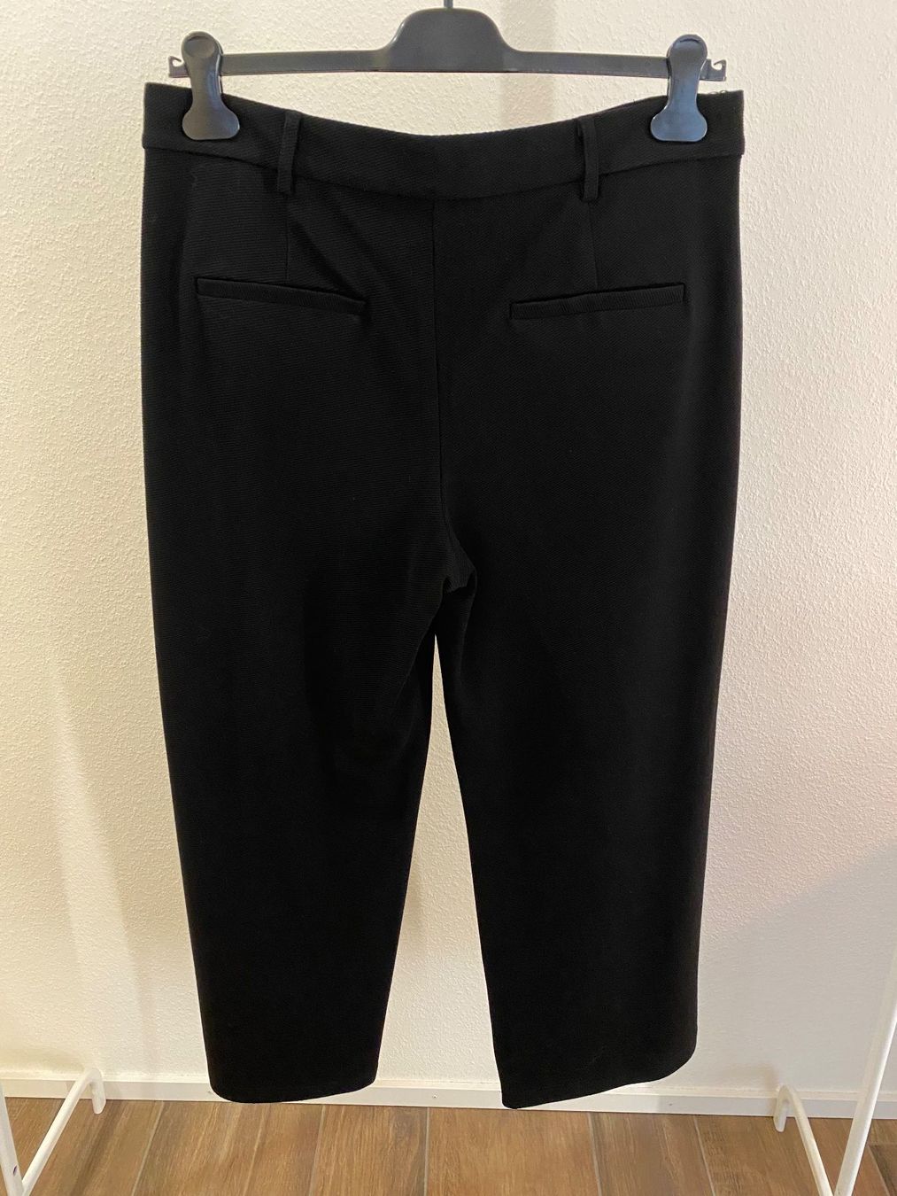 Comma Pantaloni: Comma Hose schwarz Winterhose Gr. 44 – Usato da Arlesheim venduto da san_w9vr 4
