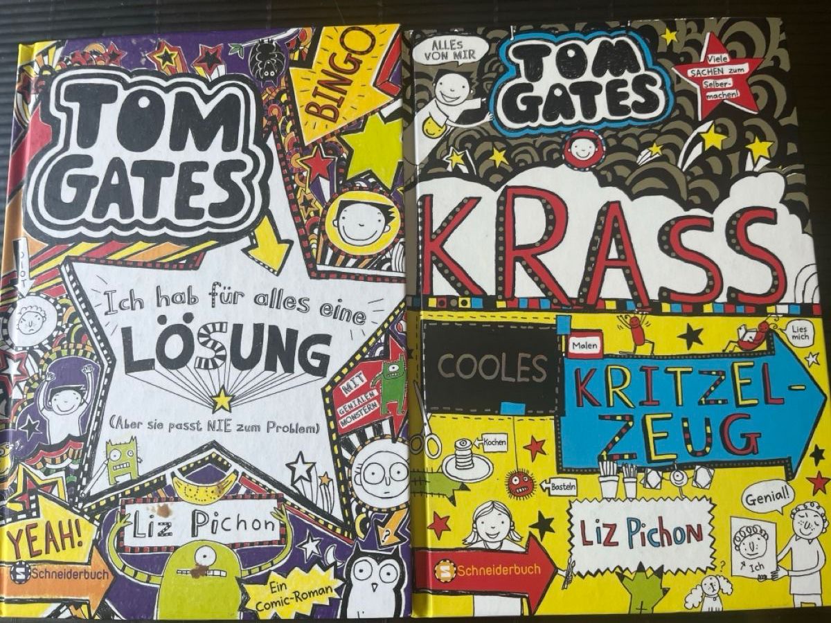 Livres: Tom Gates 2 Bücher – D'occasion à Kilchberg ZH par Juniper8
