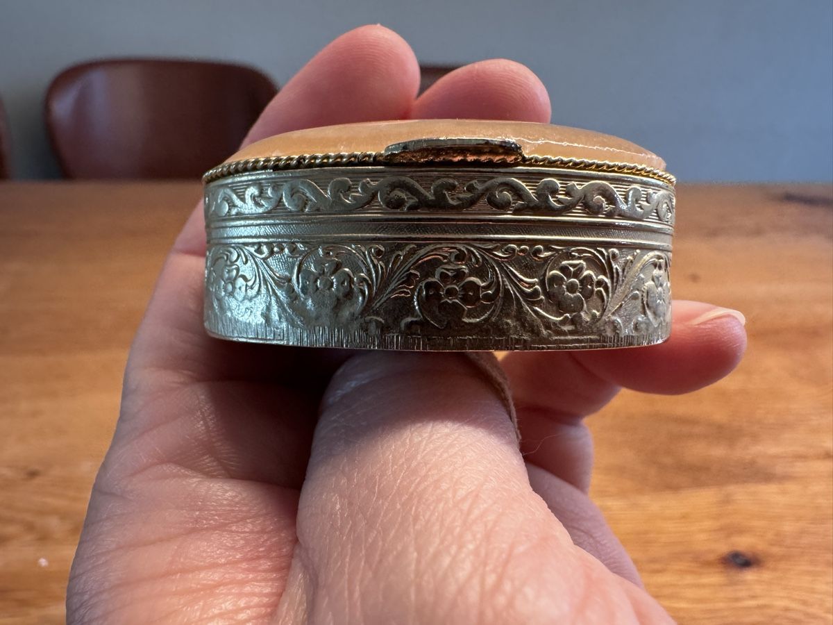 Spardosen: Vintage Schmuckdose Pillendose mit Onyx – Gebraucht aus Niederbüren von Oetschli 2