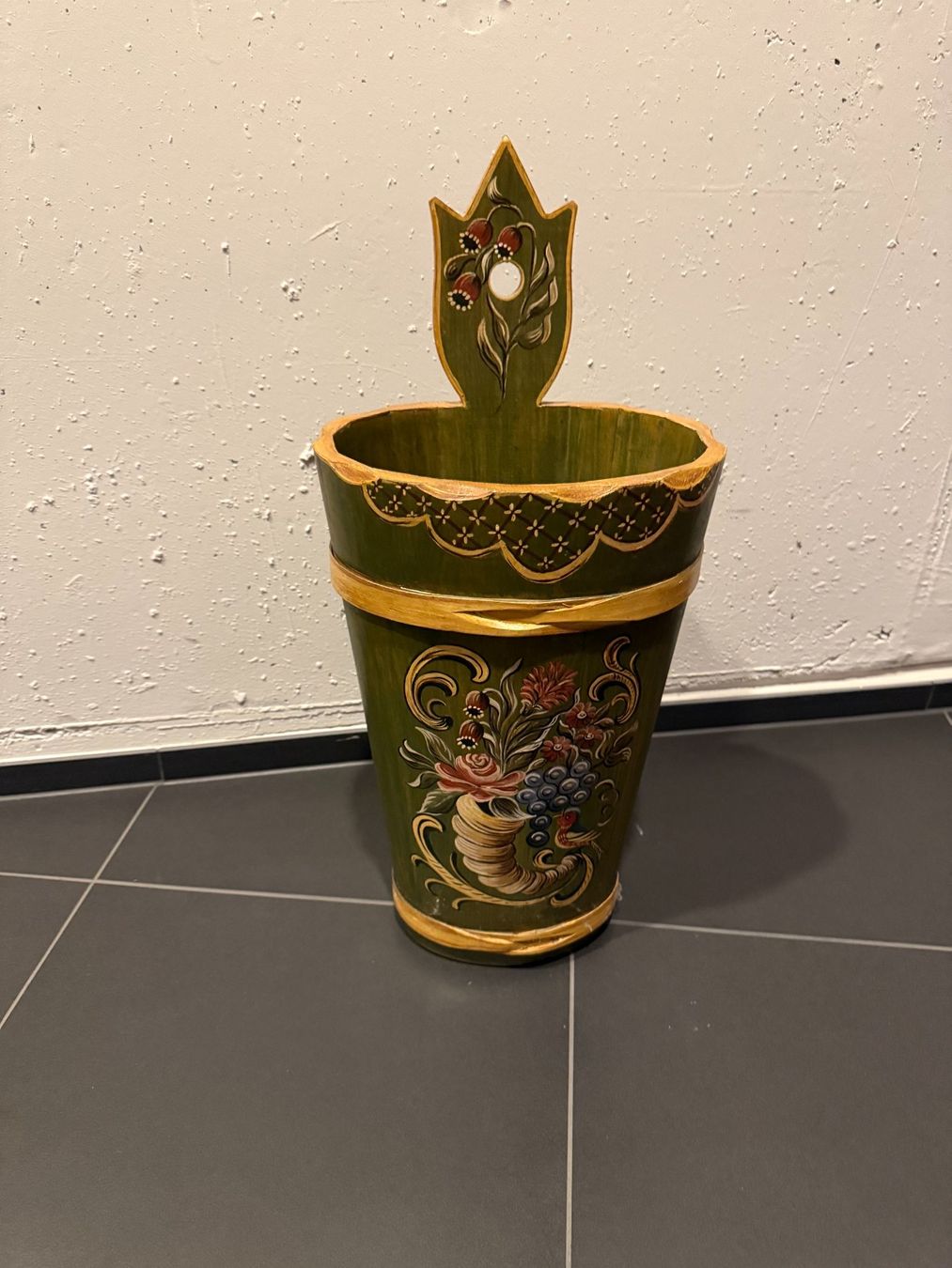 Autres articles pour la maison: Eimer Bauernmalerei (handgemalen) – D'occasion à Rothenburg par Patri00
