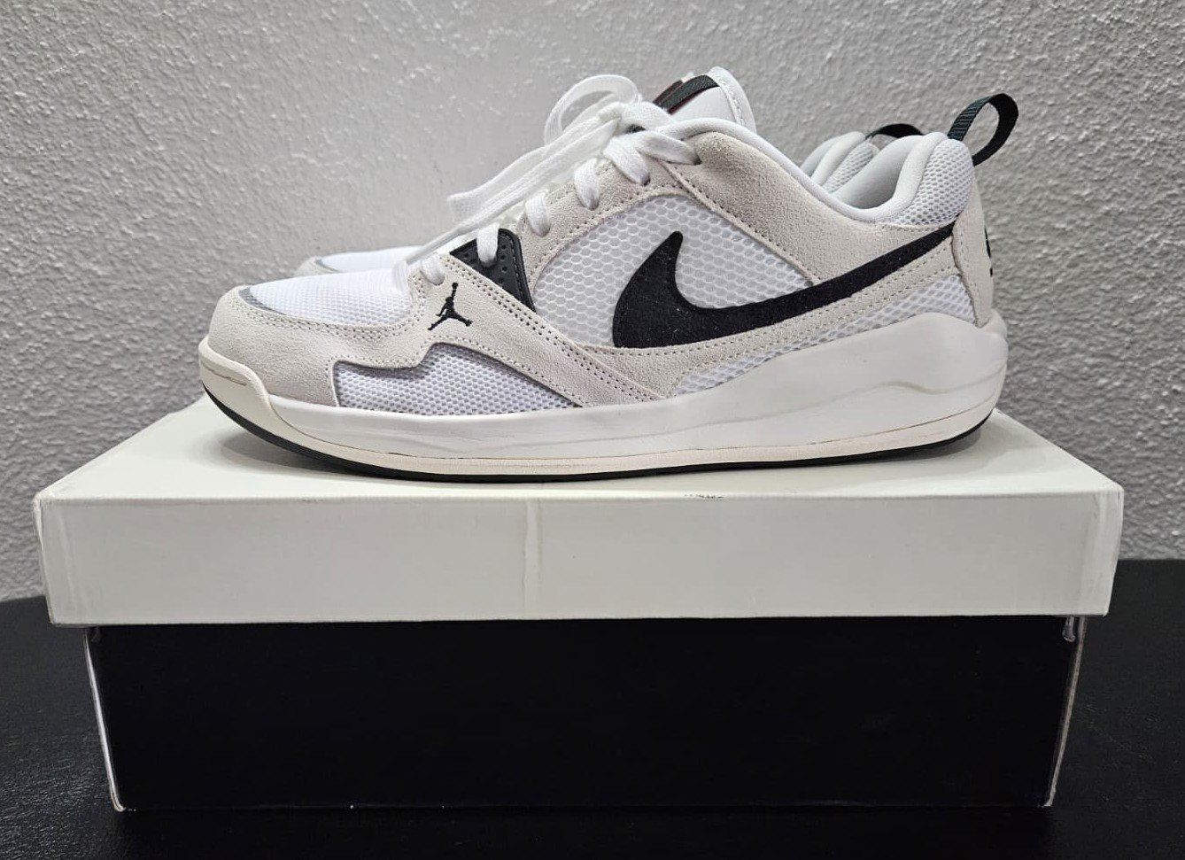 Jordan Scarpe da uomo: Nike Jordan CMFT Era [43] – Nuovo (secondo la descrizione) da Dietikon venduto da NGood 1