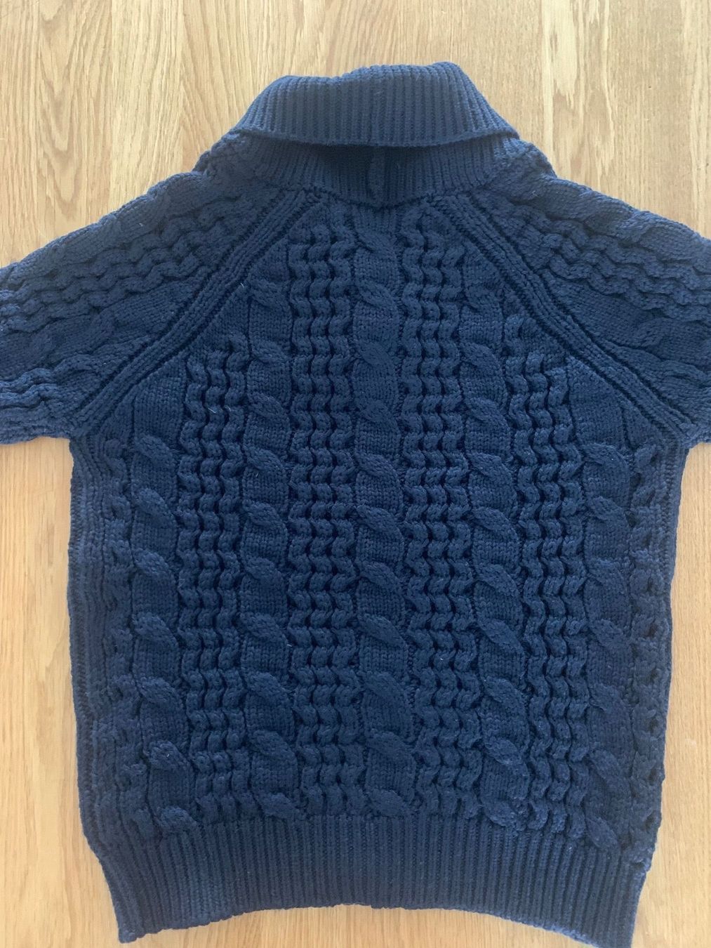 Prada Jacken: Luxuriöse Prada Strickjacke – Gebraucht aus Hombrechtikon von movoko01 2