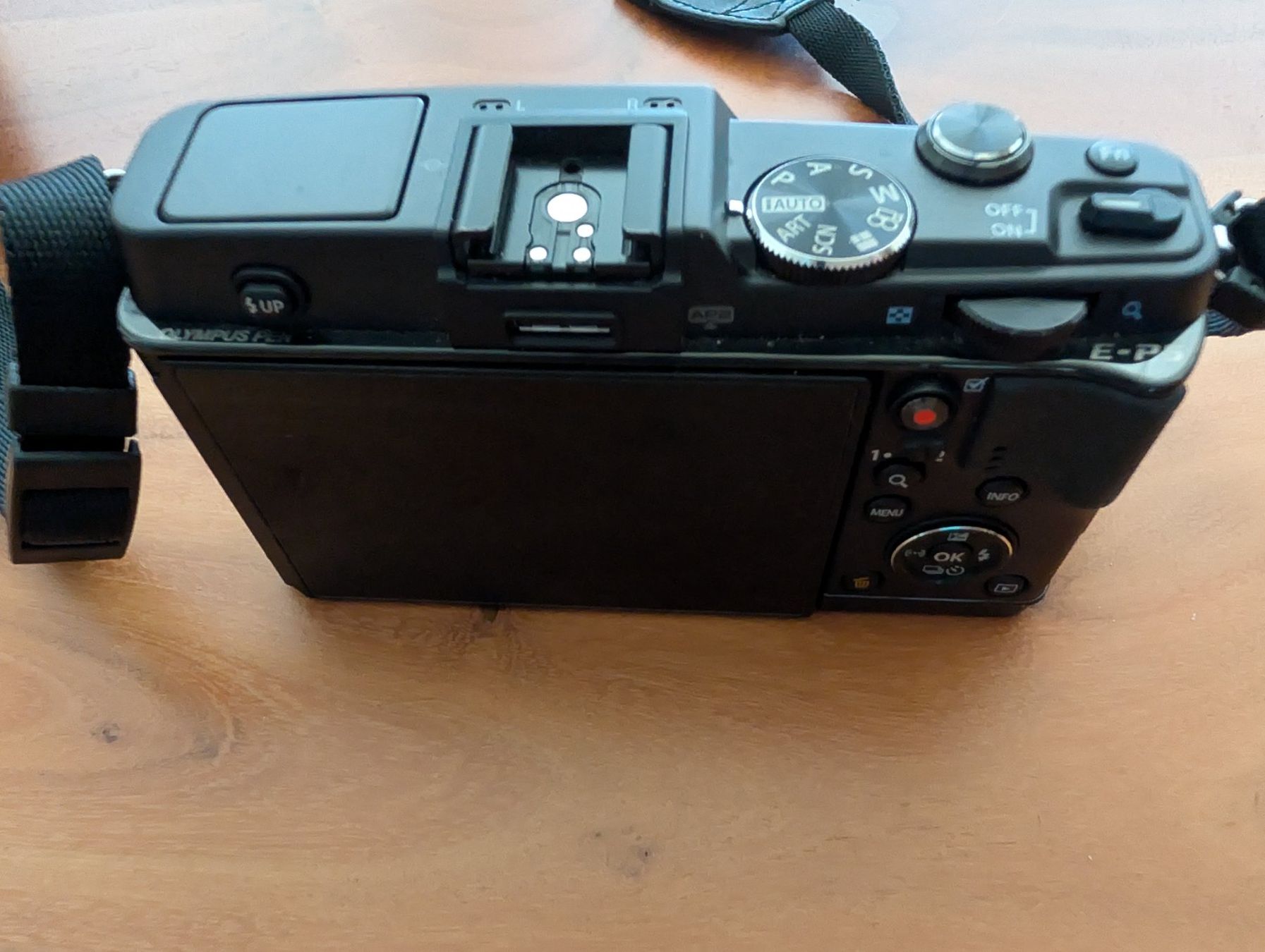 Olympus Fotocamera: Olympus PEN E-P5 Gehäuse + 2 Akkus, Ladegerät, Tasche – Usato da Basel venduto da dborch 3