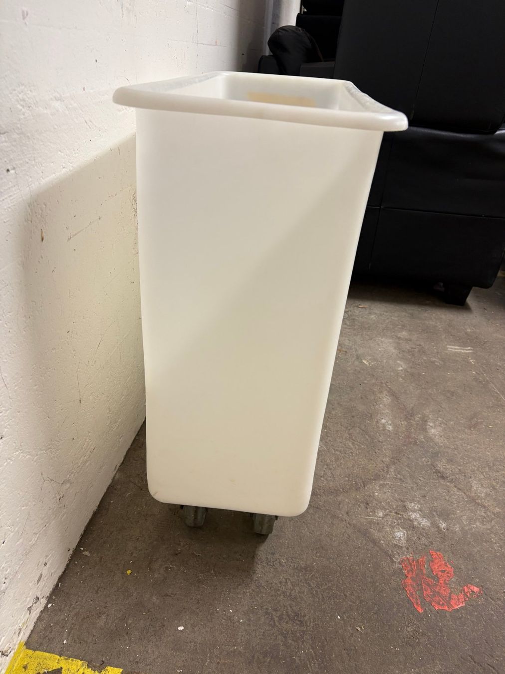 Eléments de bureau: Rollbehälter – D'occasion à Trimbach par Tripoli_Trimbach 2