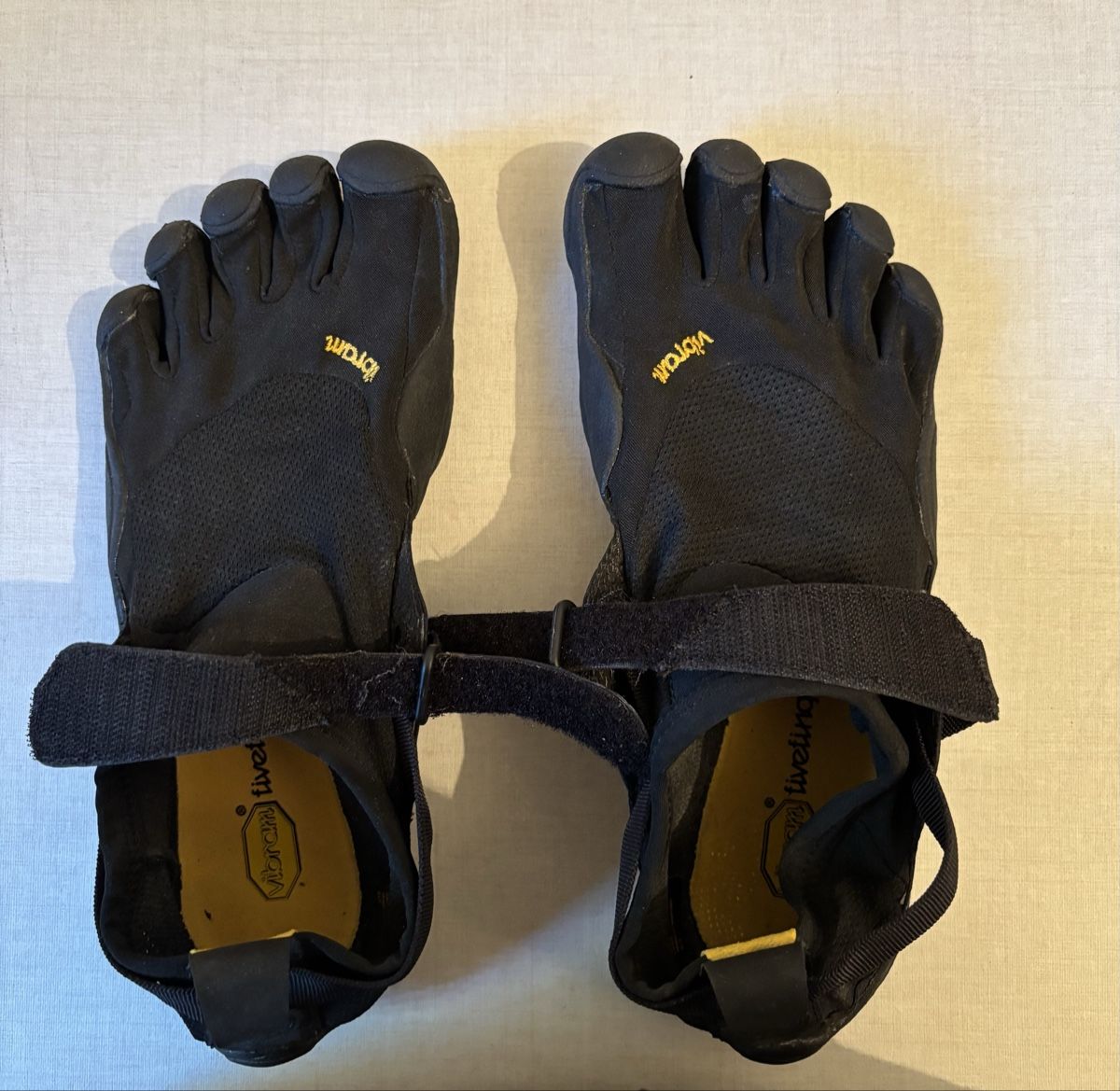 Vibram Chaussures femmes: Vibram Fivefingers – D'occasion à Binningen par Alpakat